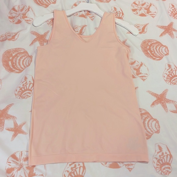Tank size small new with out tags - Picture 1 of 3